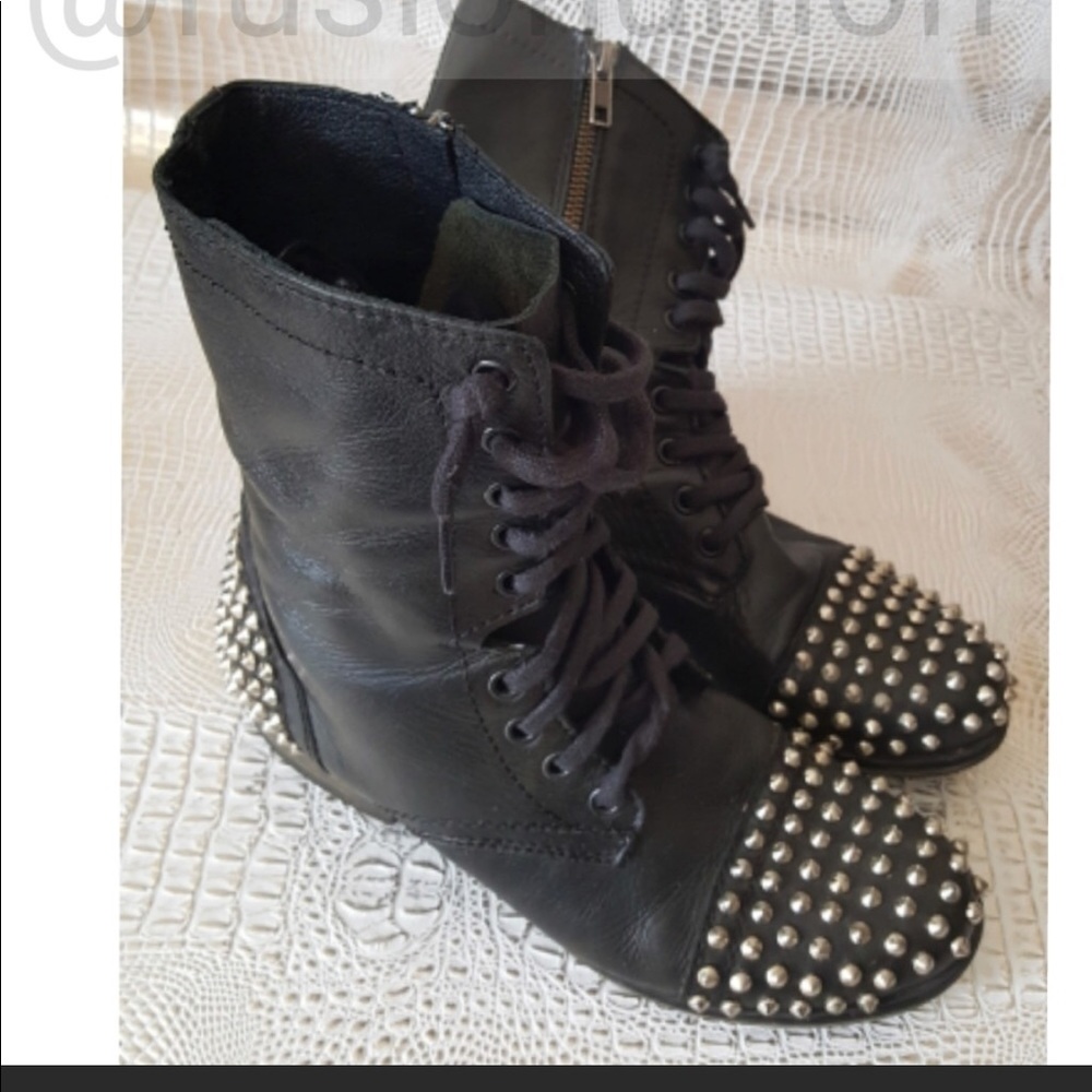 Steve Madden, Black, boots.Great used condition.